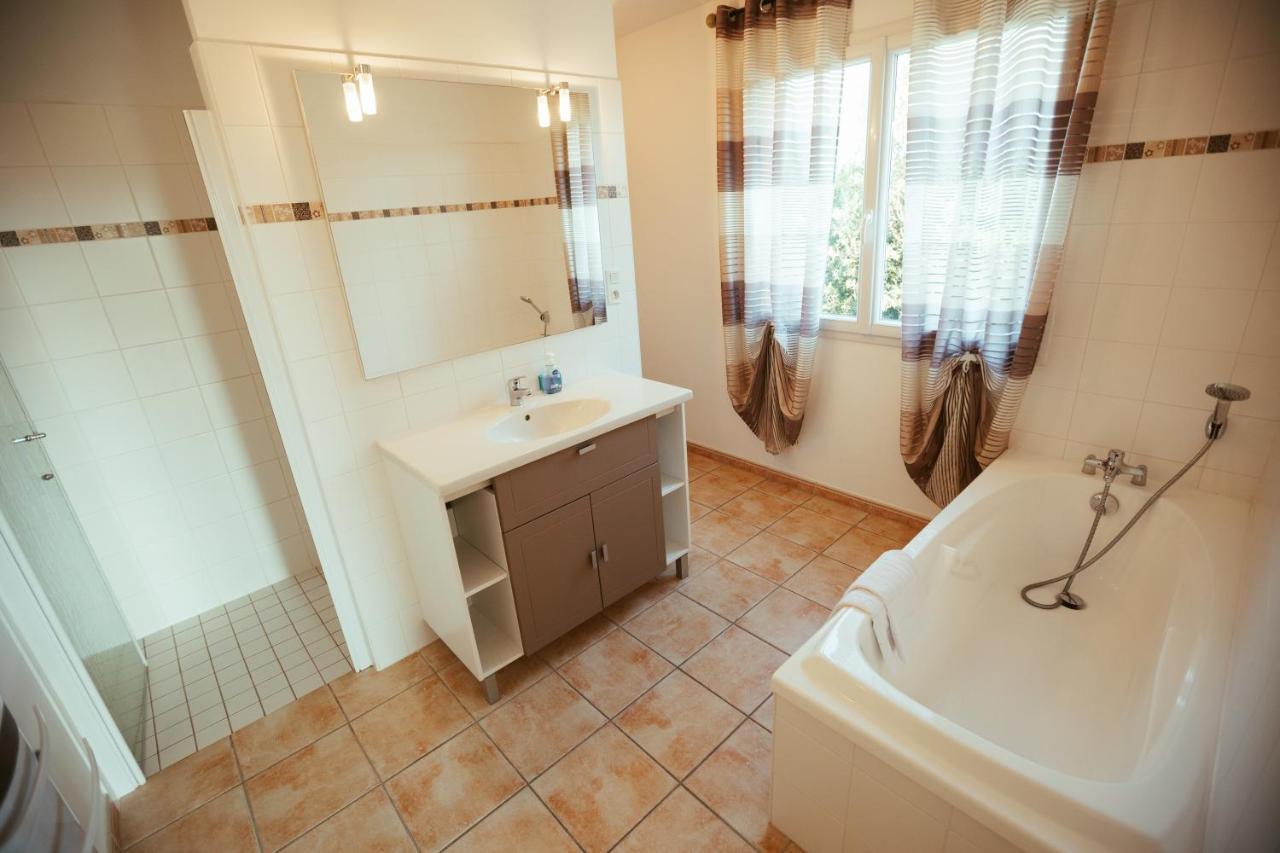 Les Villas De Perret Joyeuse Dış mekan fotoğraf