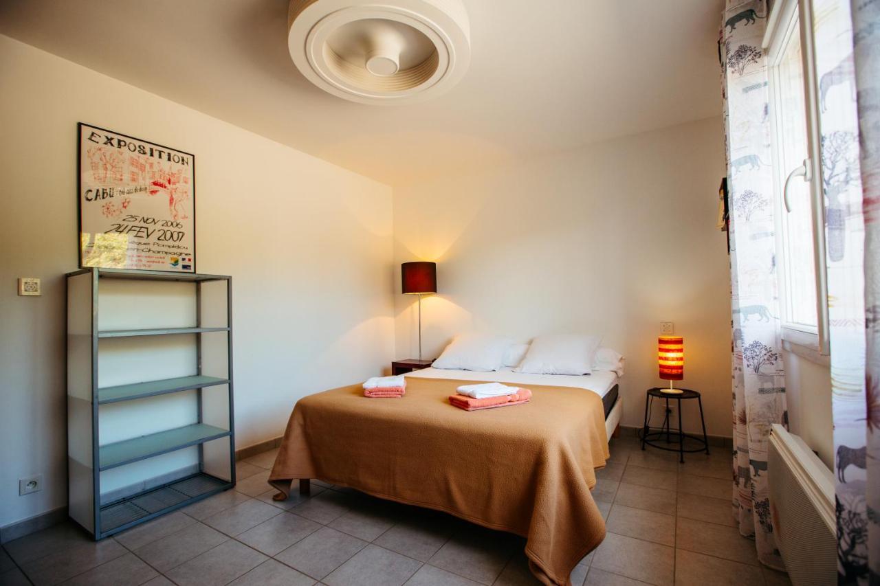 Les Villas De Perret Joyeuse Dış mekan fotoğraf