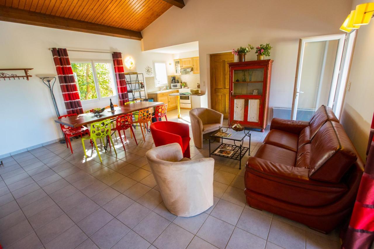 Les Villas De Perret Joyeuse Dış mekan fotoğraf