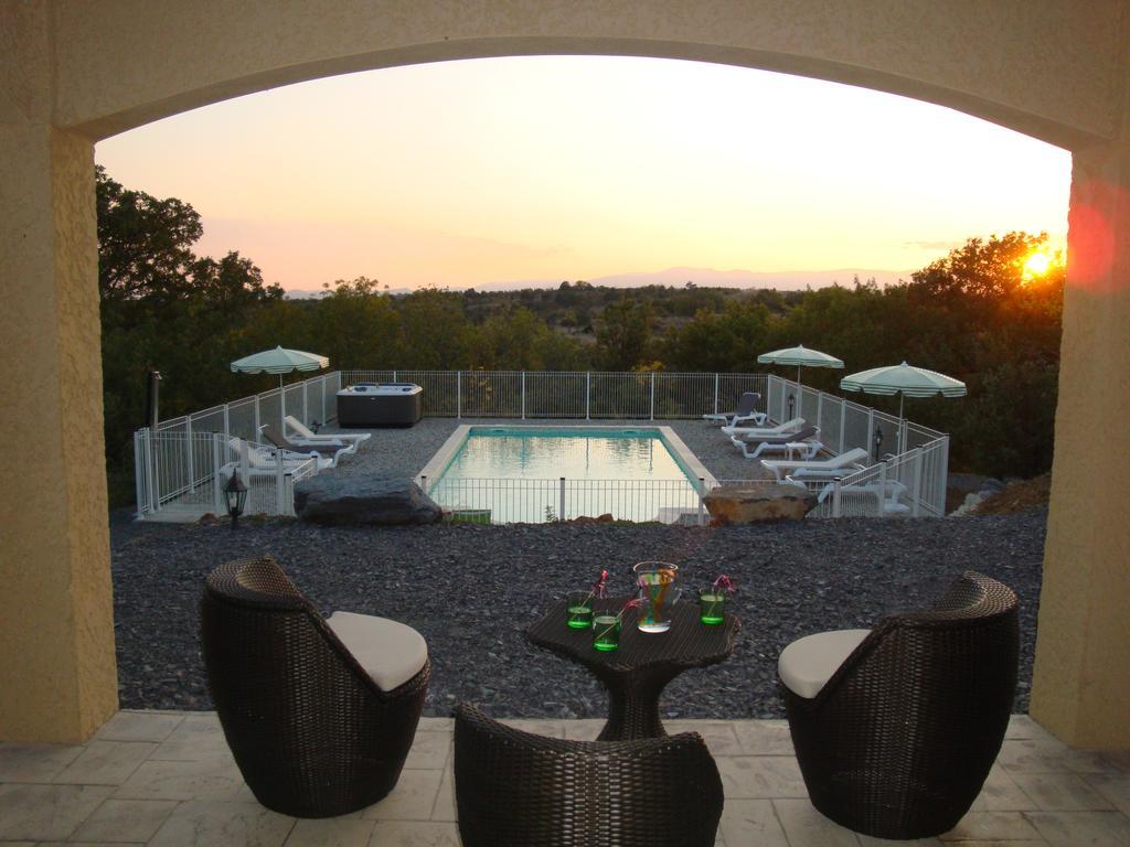 Les Villas De Perret Joyeuse Oda fotoğraf
