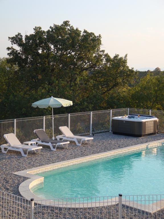 Les Villas De Perret Joyeuse Dış mekan fotoğraf