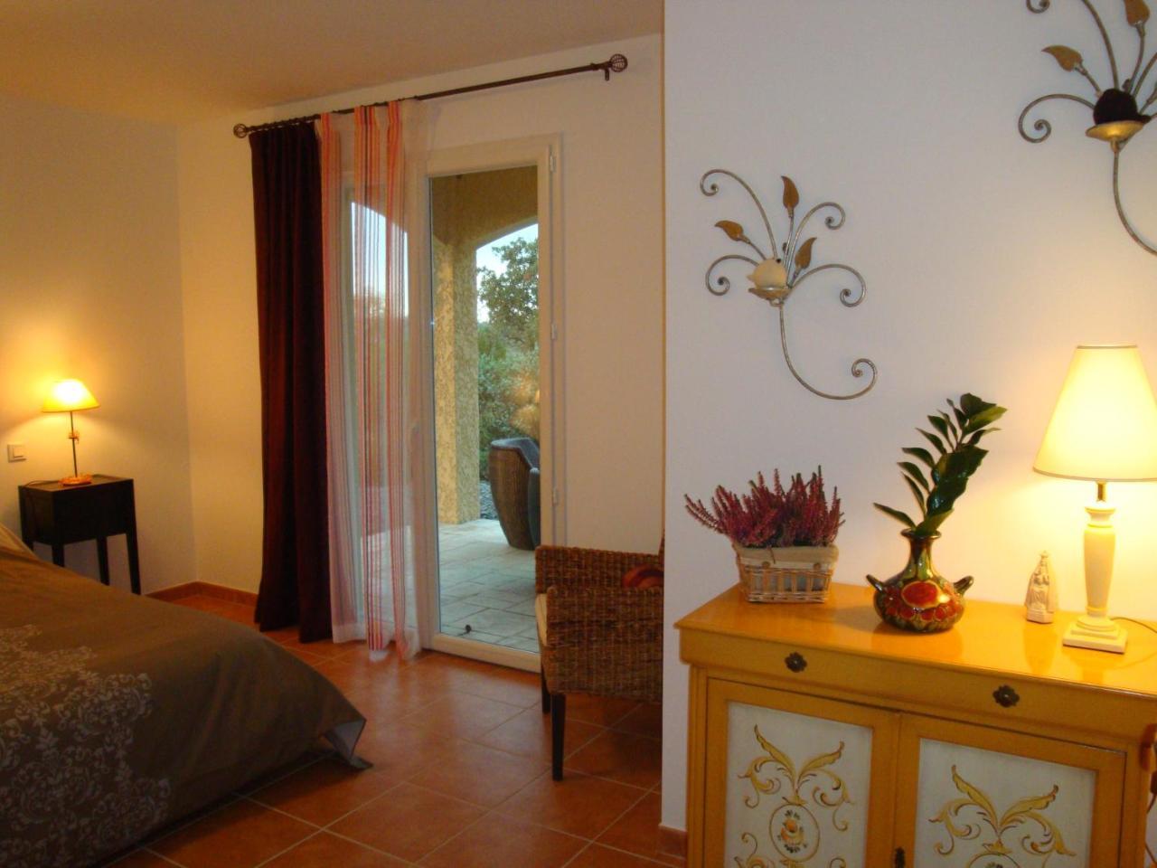 Les Villas De Perret Joyeuse Dış mekan fotoğraf