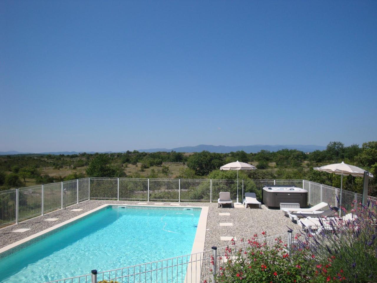 Les Villas De Perret Joyeuse Dış mekan fotoğraf