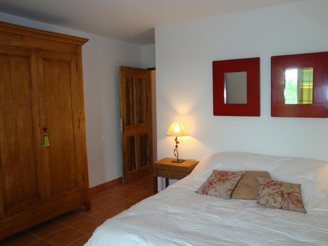 Les Villas De Perret Joyeuse Dış mekan fotoğraf