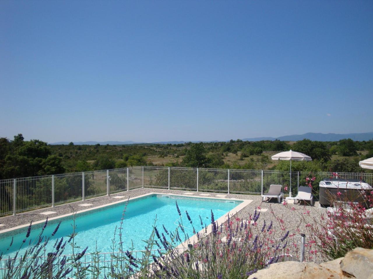 Les Villas De Perret Joyeuse Dış mekan fotoğraf